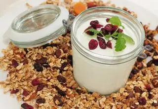 Bomba energetyczna na śniadanie, czyli domowa granola Szymona Czerwińskiego