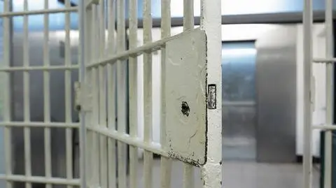 Białystok: areszt dla 60-latka łamiącego zasady kwarantanny