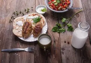 Jak zrobić turecki ayran? Dlaczego warto go pić?