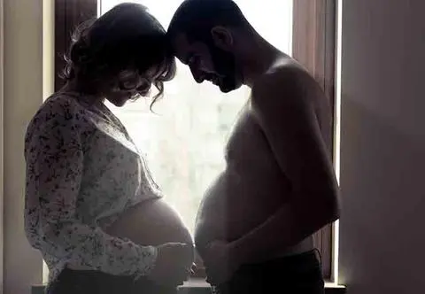 Syndrom kuwady, czyli taty w ciąży. Na czym polega i kogo dotyka?