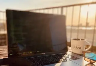 Pracowakacje, czyli workation. Co to jest?