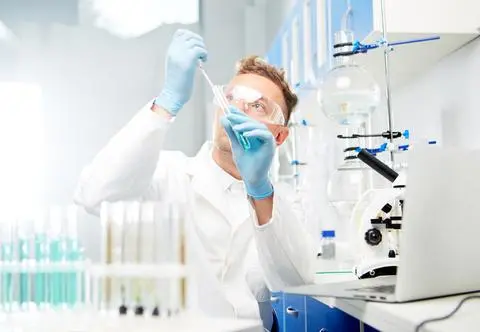 Tysiące badań laboratoryjnych wyciekło do sieci. Hakerzy przejęli bazę znanej firmy