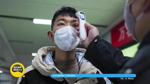 Fotograf - świadek wybuchu epidemii koronawirusa w Wuhan. Kim jest Arek Rataj?