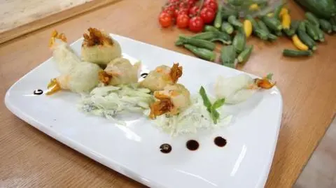 Tarta z kwiatami cukinii