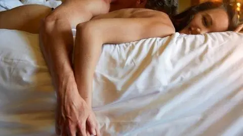 Życie seksualne Polaków w pierwszych miesiącach pandemii. Badanie prof. Zbigniewa Izdebskiego