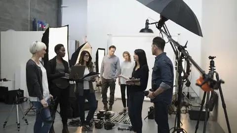 Wyposażenie studia fotograficznego – jak wyposażyć studio? | Dzień Dobry TVN
