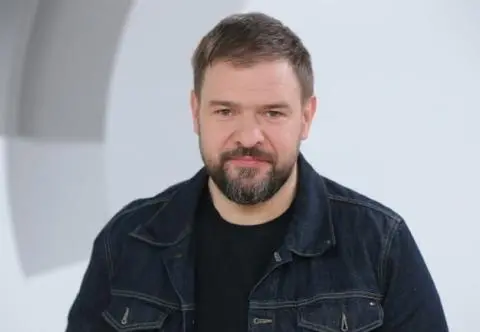 Tomasz Karolak opowiedział o rodzinnej tragedii. "Helenka, kochamy Cię" 