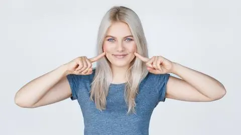Dołeczki w policzkach - ćwiczenia, zabieg. Jak zrobić? | Dzień Dobry TVN