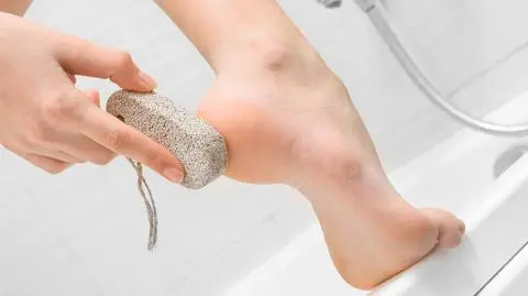 Pumeks wulkaniczny – ratunek dla pięt czy niebezpieczny produkt?