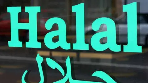 Czym jest halal i jakie jedze­nie można spo­ży­wać według sza­riatu?