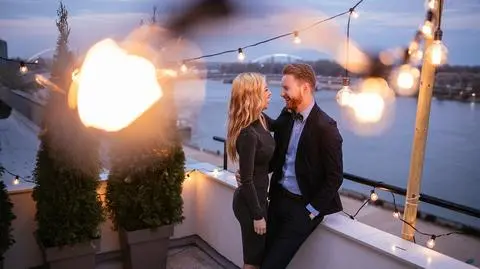 Oświetlenie balkonu i tarasu. Jak oświetlić balkon? Pomysły, inspiracje, porady, jakie lampy na balkon wybrać?
