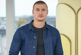 Mateusz Damięcki pokazał zdjęcie bez koszulki. "To jest spektakularna metamorfoza"