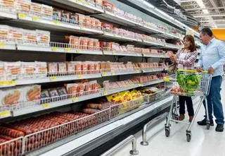 Parówki. Jedna partia wycofana przez GIS
