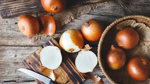 Jak zrobić syrop z cebuli? Właściwości, dawkowanie
