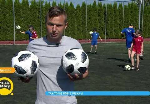 Na czym polega freestyle football? Mistrz Świata Paweł Skóra pokazał triki z piłką