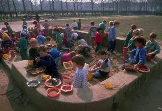 Słodycze i zabawy z lat 90. Co było na topie u schyłku XX wieku?
