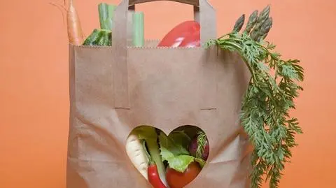Co jeść, by obniżyć poziom cukru we krwi? Lista produktów