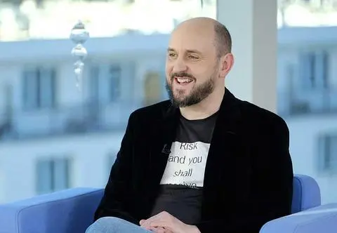 Adam Woronowicz o pracy na uczelni artystycznej. Jakim jest wykładowcą?