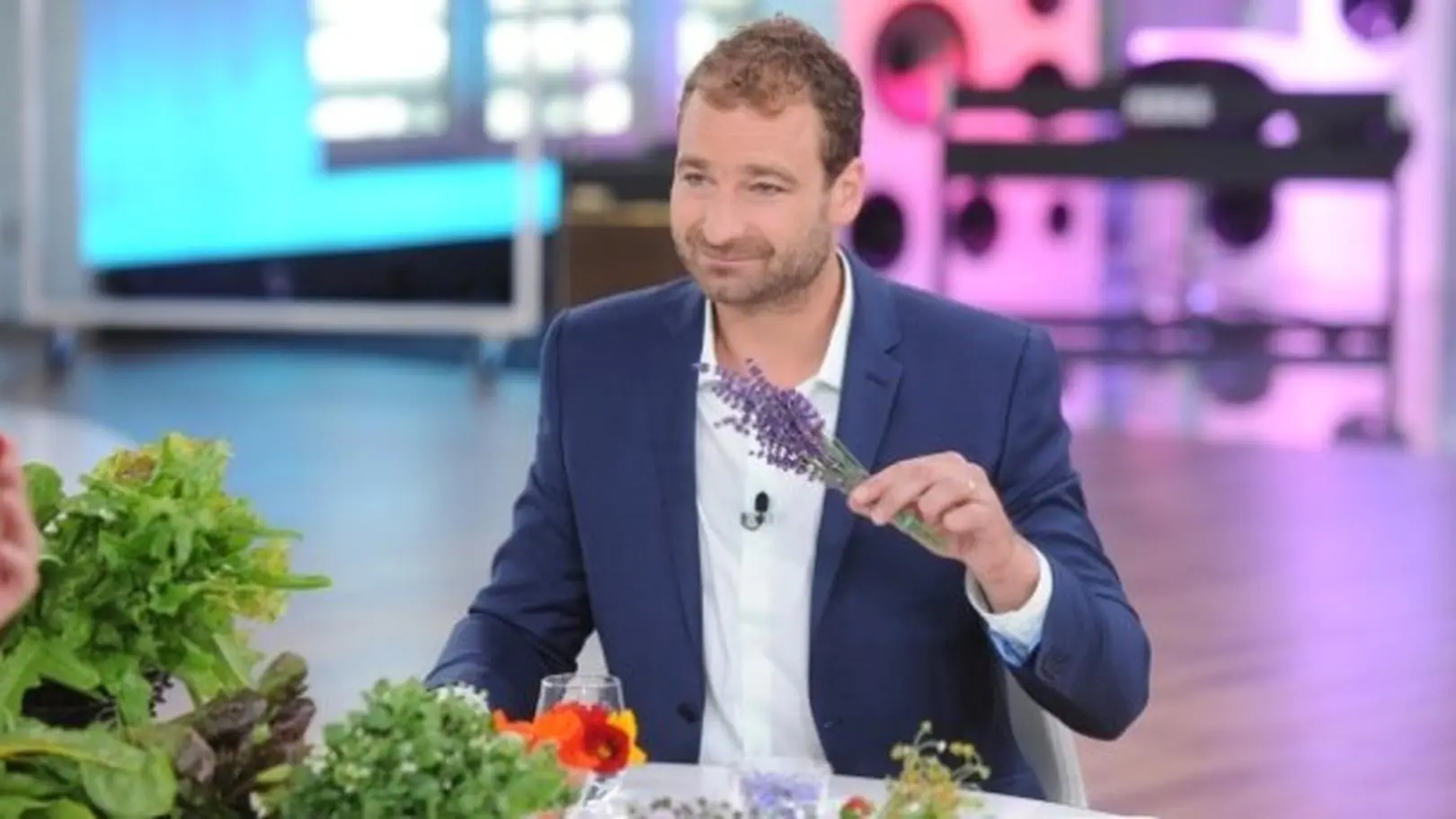Mikołaj Rey, zioła i jadalne kwiaty - Dzień Dobry TVN