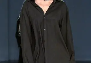 Gigi Hadid w szokującym kolorze włosów. Zaskoczyła widzów na pokazie Burberry