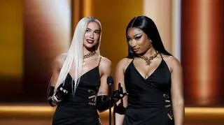 Gwiazdy w tych samych kreacjach na gali Grammy. Jak rozwiązały tę sytuację?
