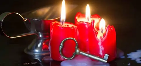 Andrzejki 2025 - kiedy wypadają? Wróżby i zabawy andrzejkowe