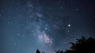 Rozgwieżdżone niebo