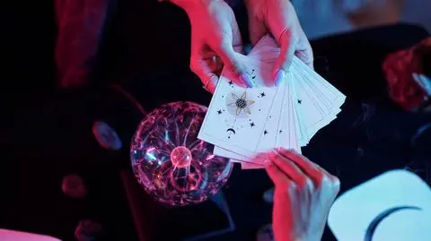 Horoskop dzienny - Strzelec, Koziorożec, Wodnik, Ryby na poniedziałek, 27 listopada 2023 r.