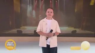 Szymon Wojdyła w piosence "Jak linoskoczek" 