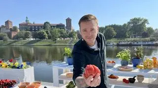 Pyszne dania z masłem: "steki" z kalafiora, zupa krem z brokułów i szpinaku oraz smażona ryba