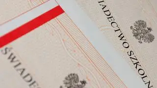 Czerwony pasek na świadectwie to hit czy kit? Weź udział w sondzie 