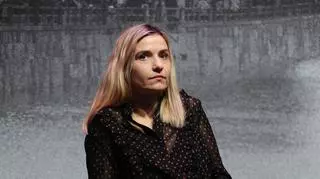 Joanna Koroniewska z opatrunkiem na szyi. Aktorka traci głos