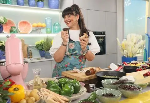 Ręcznie robione spaghettoni z kremem z pieczonej papryki i serem Pecorino Romano z przepisy Cristiny Catese