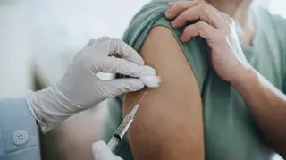 "Mamy do czynienia z potrójną epidemią". Jakie są rekomendacje ekspertów Naczelnej Rady Lekarskiej?