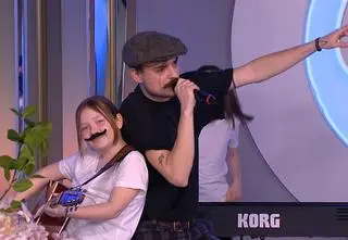 Wiktor Dyduła z najnowszym singlem "Koło Fortuny" na scenie Dzień Dobry TVN