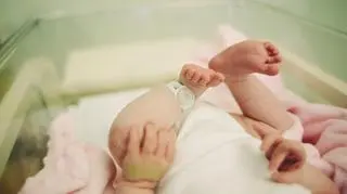 Urodził się bez penisa. Leczenie proponowane przez lekarzy budzi kontrowersje