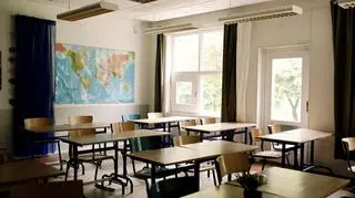 Incydent w warszawskiej szkole. Nauczyciel miał zaatakować drugiego pedagoga siekierą