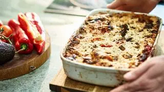 Ramen lasagne z zupki chińskiej - przepis z TikToka