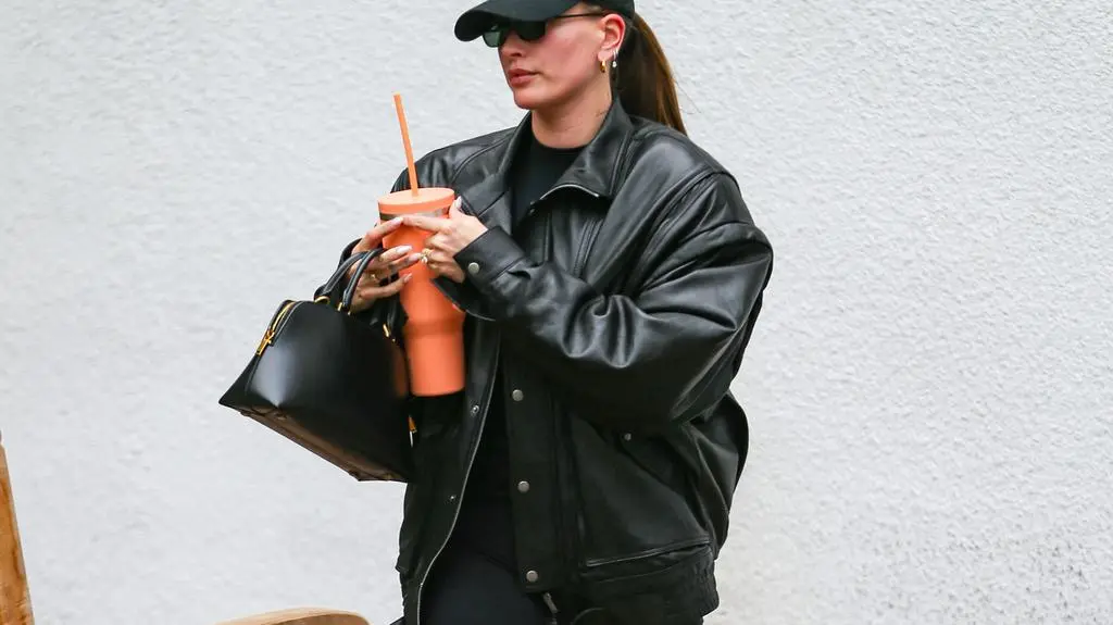 Stylizacje Hailey Bieber
