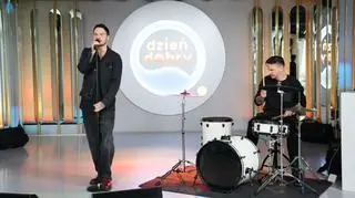 Cukier na scenie Dzień Dobry TVN. Muzycy z zespołu Dawida Kwiatkowskiego zrobili prawdziwe show