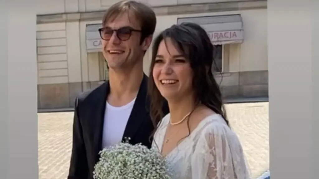 Nel z "W pustyni i w puszczy" wzięła ślub. 