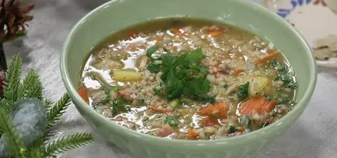 Zimowy ratunek o poranku. Te pyszne zupy rozgrzeją cię od pierwszej łyżki 