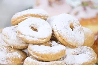 Oponki wegańskie z cukrem pudrem