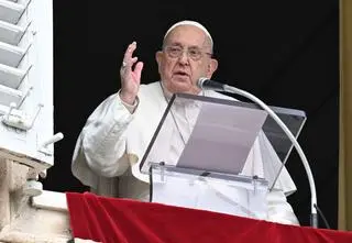 W jakim stanie jest papież? Najnowszy biuletyn medyczny