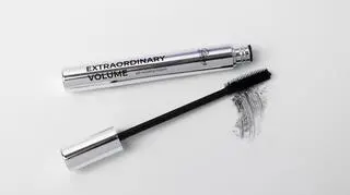 Podkręć swoje spojrzenie – rzęsy pełne objętości w kilka chwil