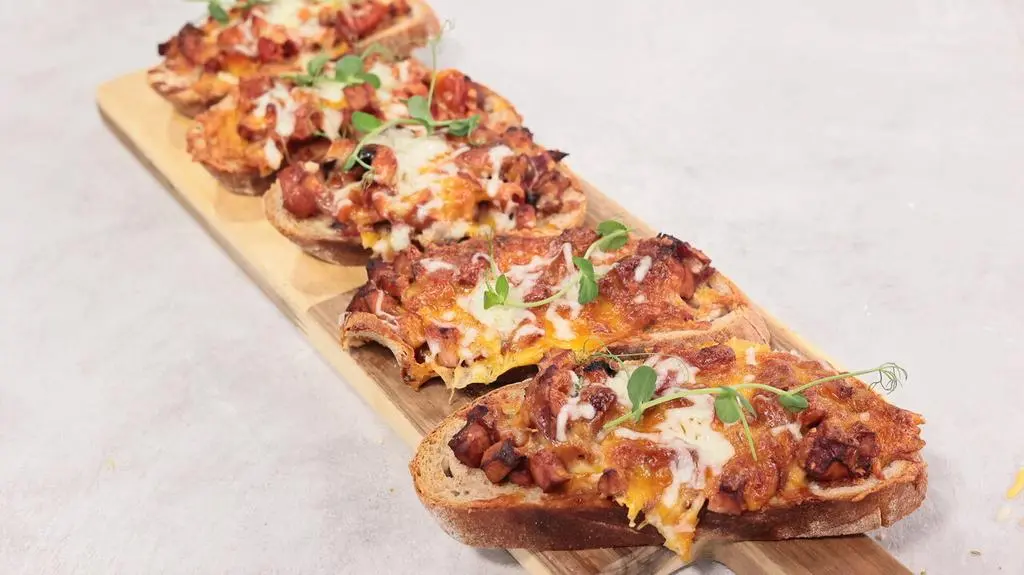 Klasyka, którą wszyscy kochamy. Szybkie zapiekanki na obiad i kolację