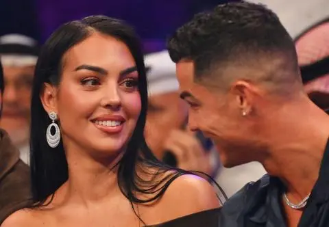 Cristiano Ronaldo oświadczył się ukochanej. Cena pierścionka szokuje. "Gigantyczny" 
