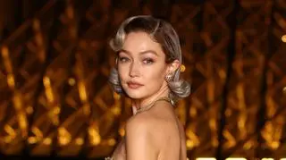 "Silver tequila bob" to najmodniejsza fryzura na wiosnę 2025. Zapoczątkowała ją Gigi Hadid