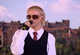 Napisał ponad 100 utworów. Teraz prezentuje swój talent w piosence "Pop i Disco"