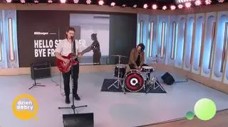 The Bullseyes w piosence “Hello stranger, bye friend” 